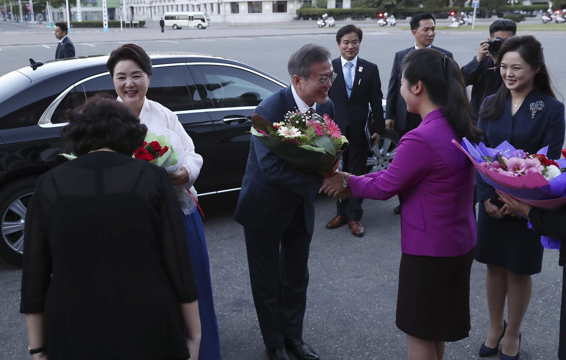 2018年9月18日，文在寅夫妇抵达木兰馆画面。（Reuters）