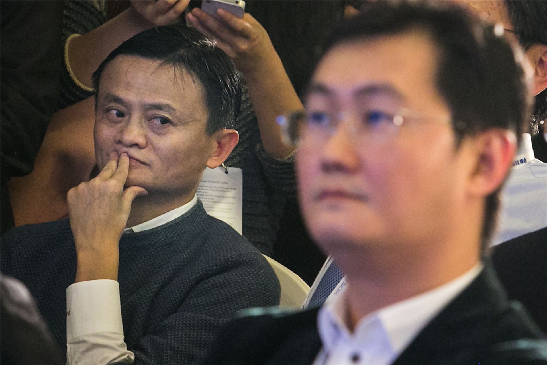 马云与马化腾被认为有“瑜亮情结”。(VCG) 马云与马化腾被认为有“瑜亮情结”。(VCG)