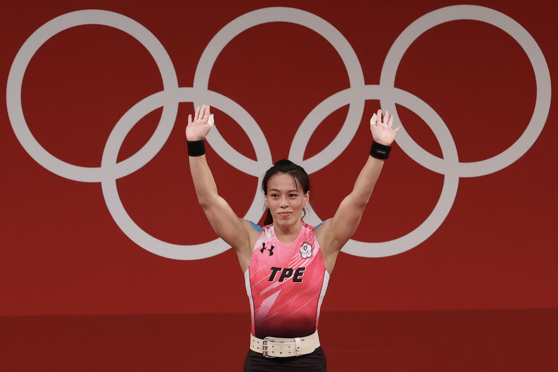 郭婞淳三破世界纪录顺利摘下女子举重59公斤级金牌 多维新闻 台湾