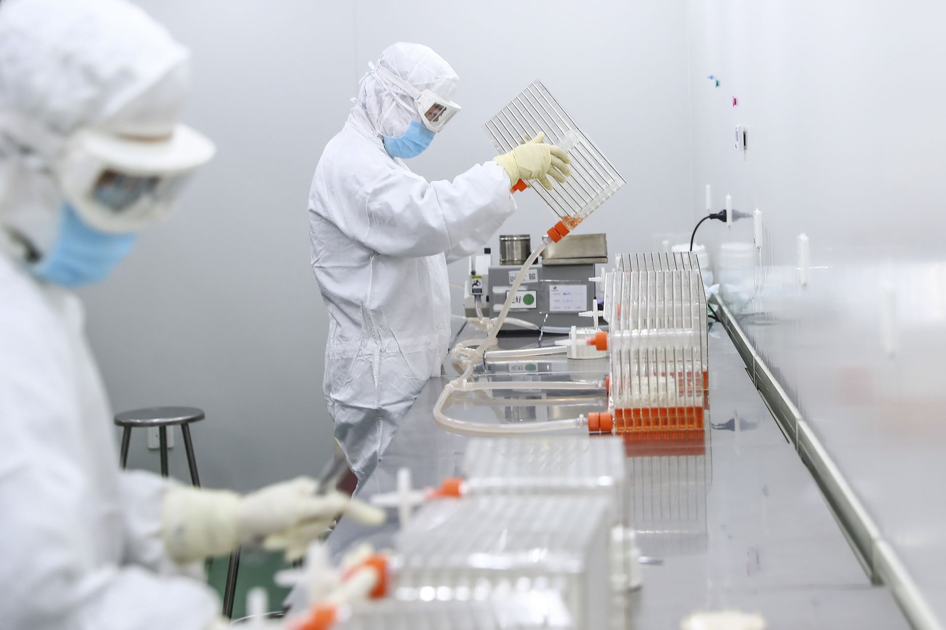 全球新冠疫苗紧缺纽时罕见刊文呼吁认可中俄疫苗 多维新闻 中国 全球新冠疫苗紧缺纽时罕见刊文呼吁认可中俄疫苗 多维新闻 中国