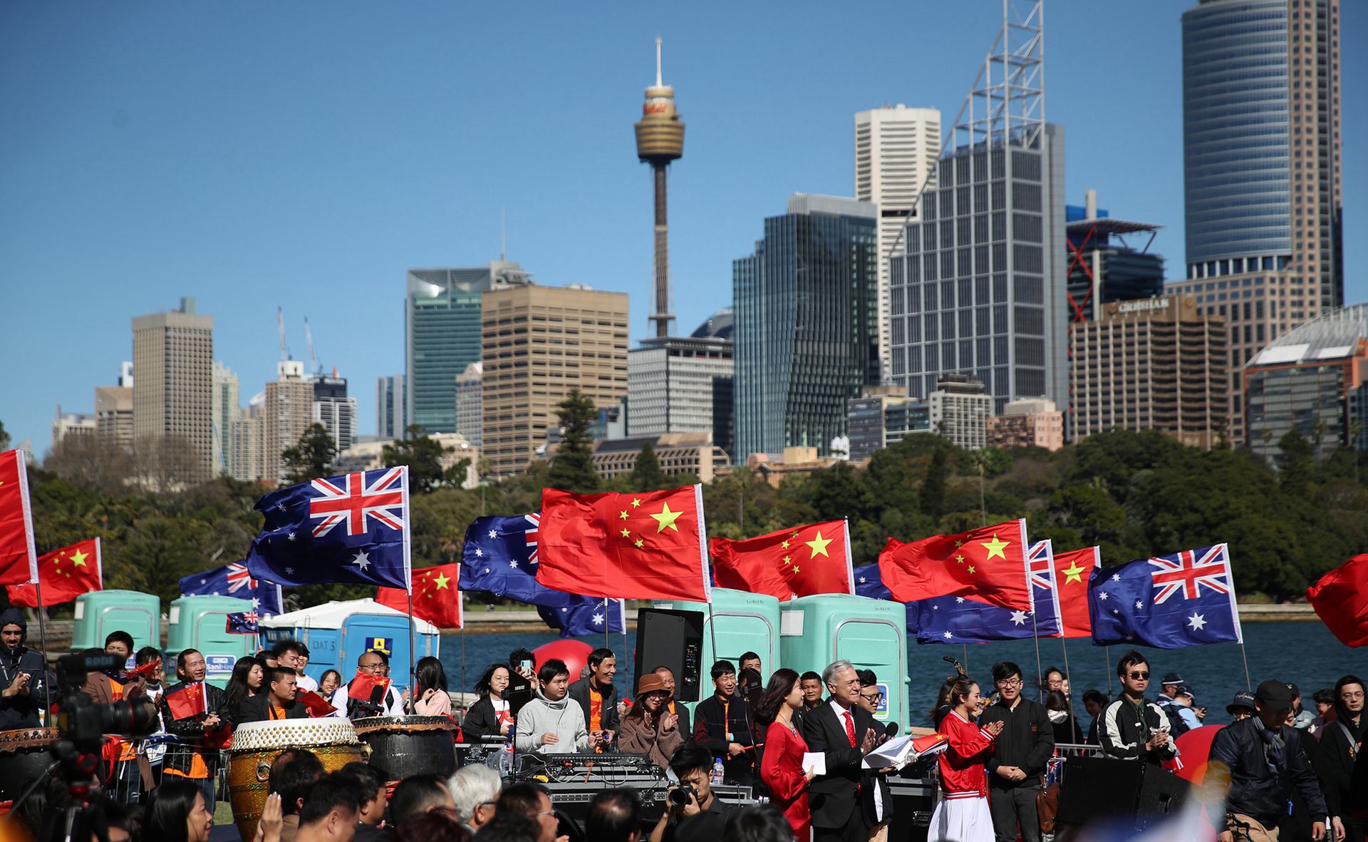2019年9月，澳大利亚华侨华人庆祝中华人民共和国成立70周年暨中澳建交47周年。澳政商界代表、华侨华人、留学生等近千人出席。（新华社）