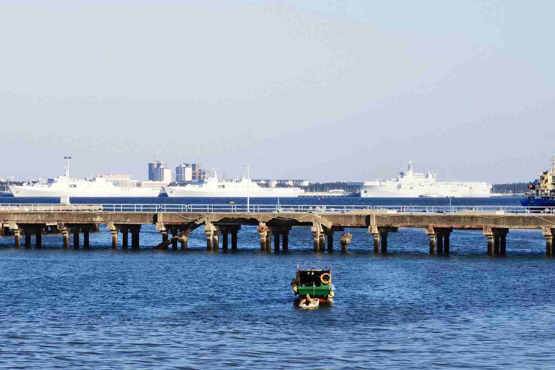 075首舰现身南海舰队驻地配套装备遭曝光 图 多维新闻 中国 075首舰现身南海舰队驻地配套装备遭曝光 图 多维新闻 中国