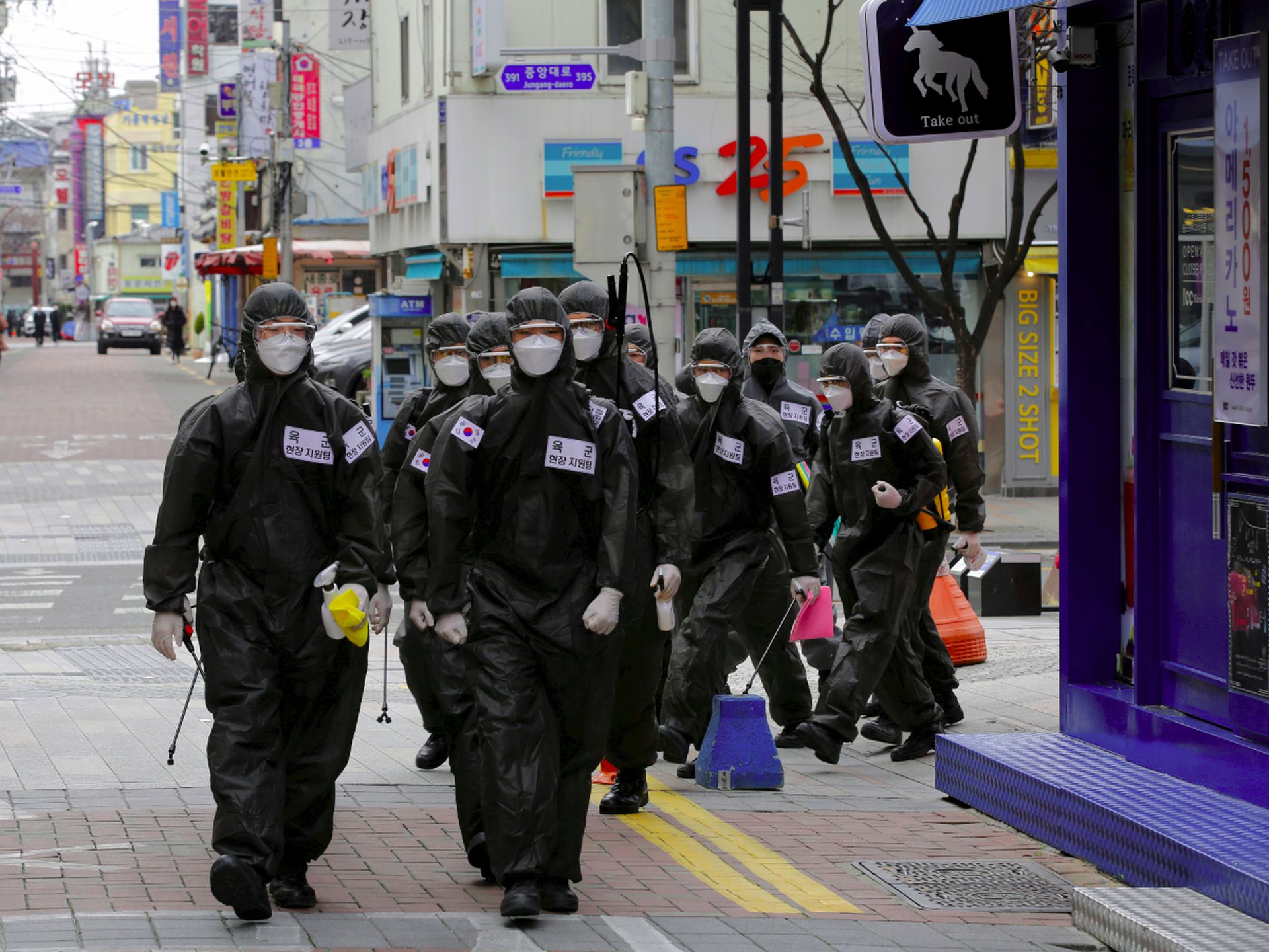 新冠肺炎 韩国政府向70 家庭派钱4人可获100万韩圜 多维新闻 全球