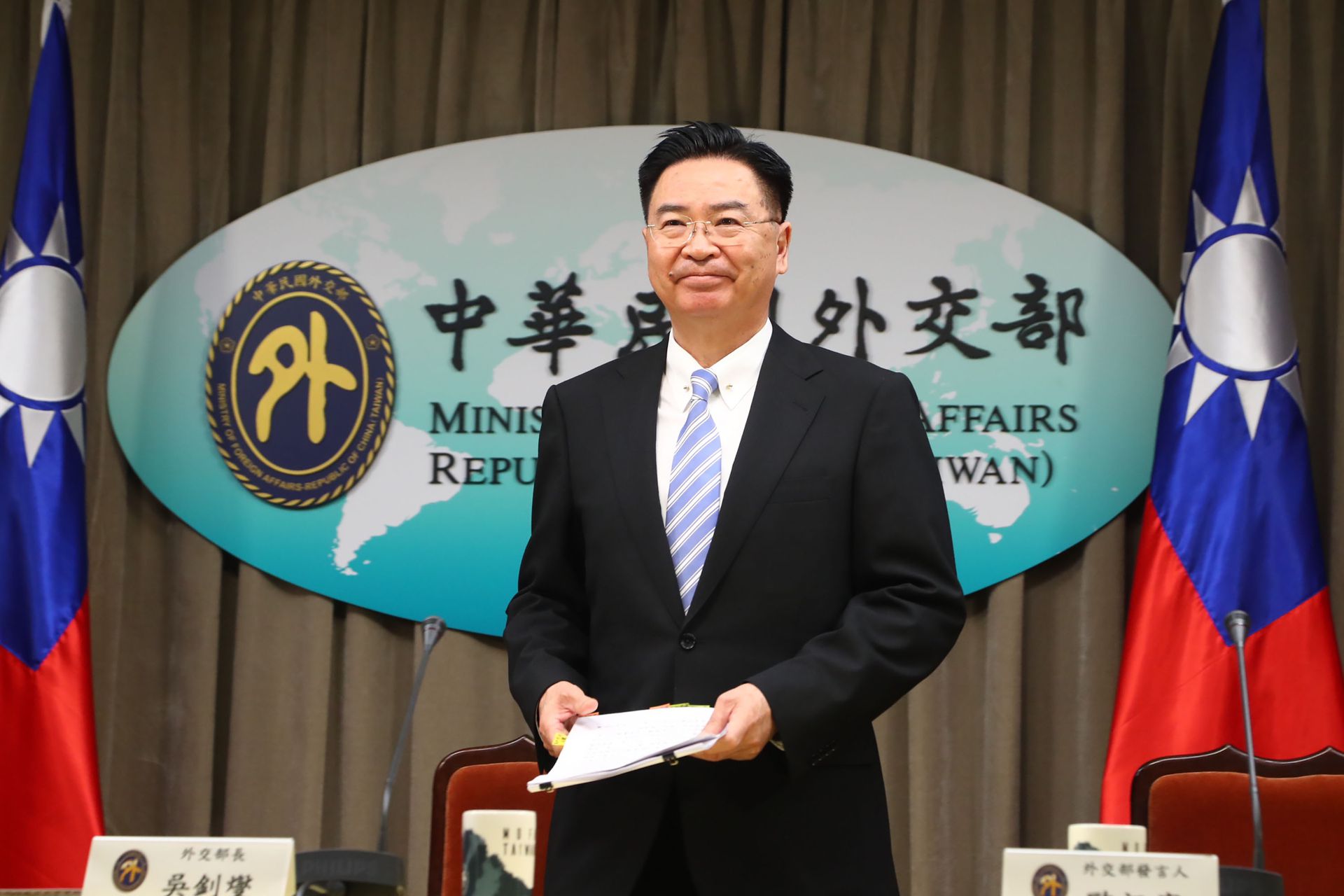 图为台湾外交部长吴钊燮。针对美方于2020年7月9日宣布对台军售爱国者三型（PAC-3）导弹延寿案，台湾外交部表示诚挚感谢。 （中央社）
