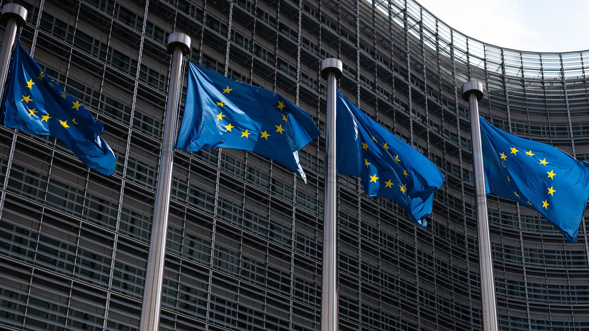 英媒：歐盟將發布新版行為守則　要求科企打擊深偽技術和假賬戶