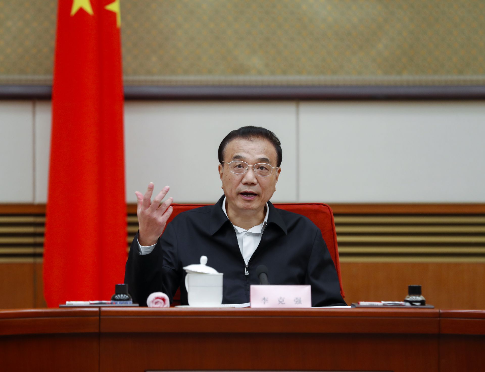 10月9日，国务院总理李克强在北京主持召开国家能源委员会会议。（中新社）