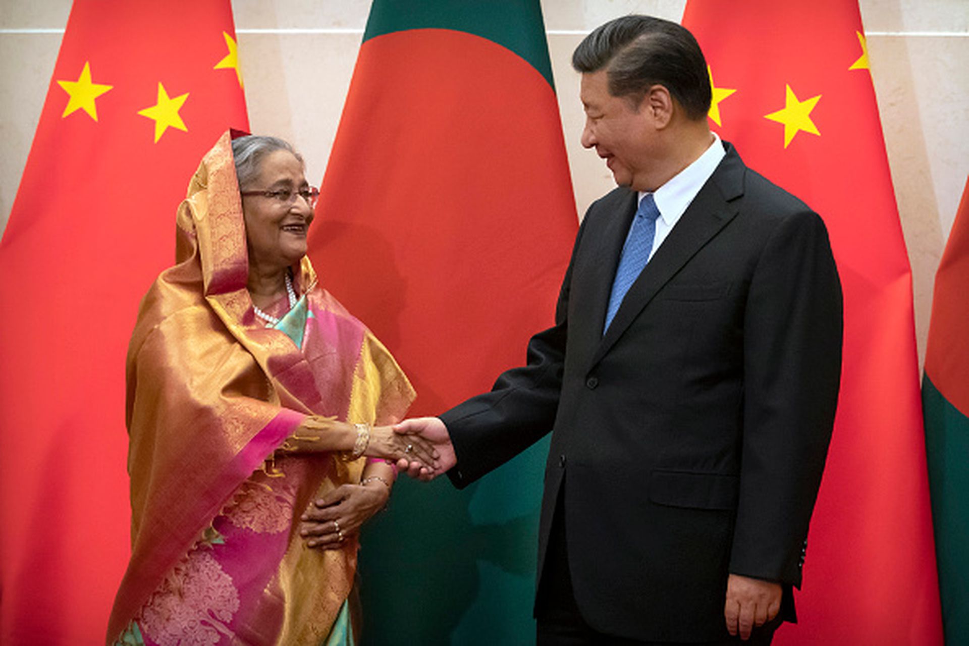 2019年7月5日，中国国家主席习近平在北京接见到访的孟加拉国总理哈西娜（Sheikh Hasina，左）。（Getty Images）