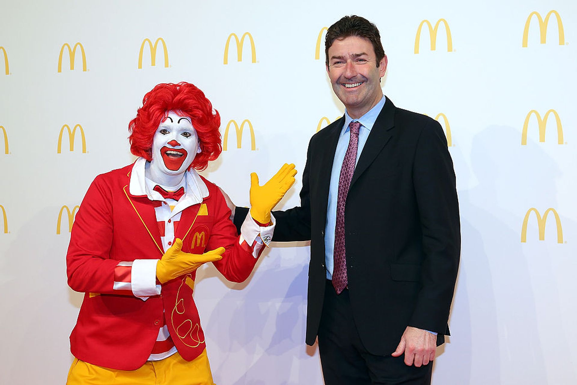 麦当劳行政总裁Steve Easterbrook因与同事谈恋爱，违反了公司有关个人行为的政策而被解雇。（Getty Images）