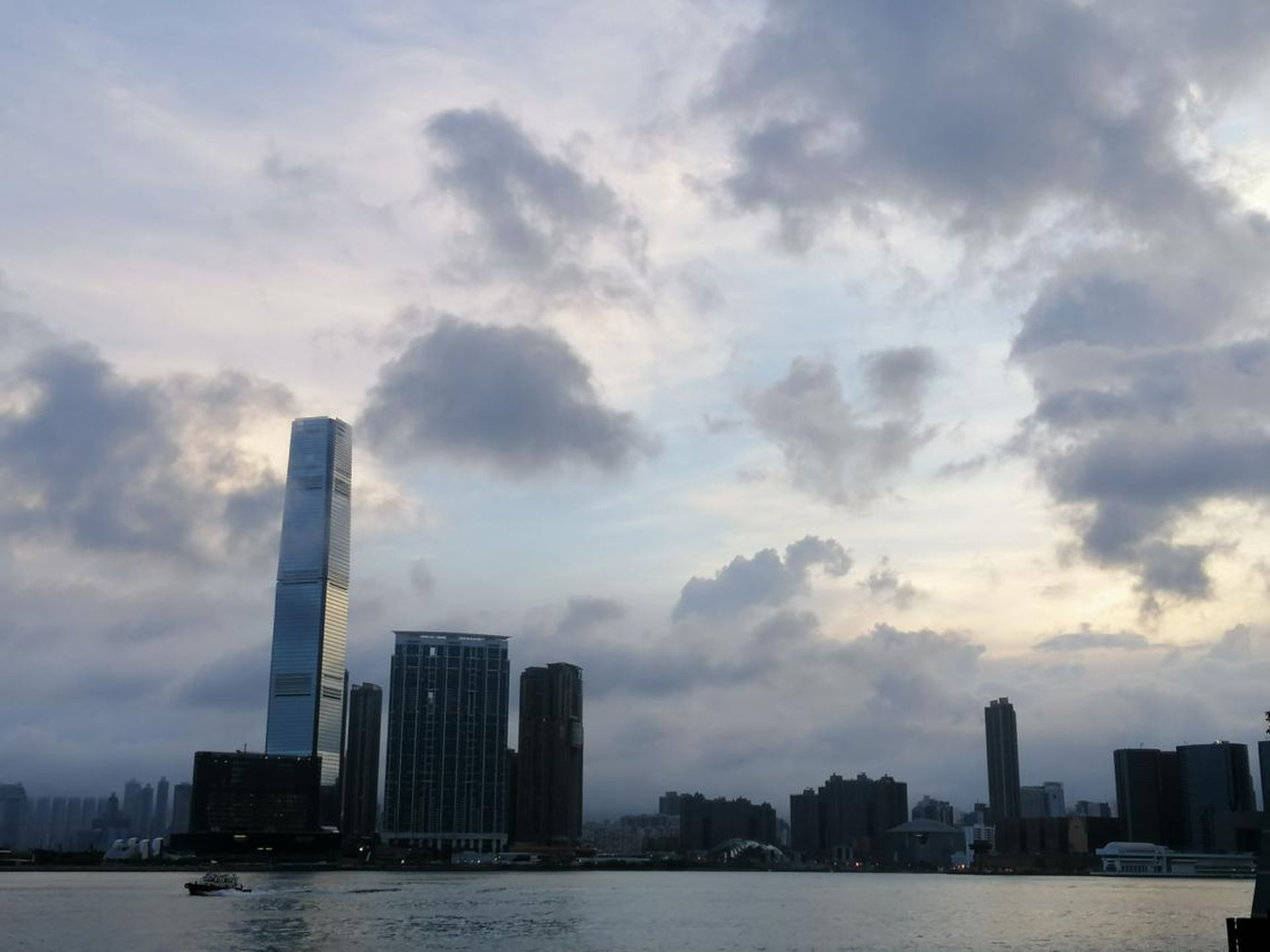 《彭博》﹕基金公司Myriad Asset 擬關閉香港辦事處