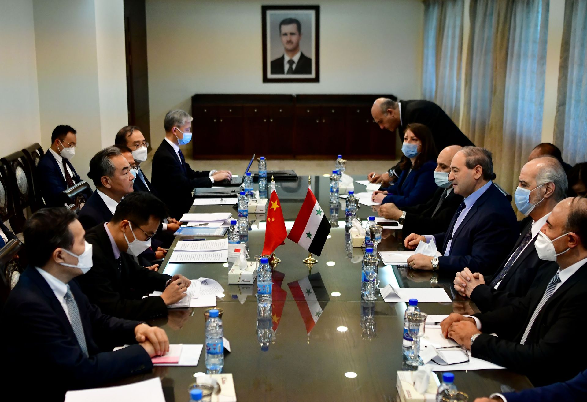 叙利亚外长米格达德（Faisal al-Mekdad）7月17日在首都大马士革与王毅会晤。 （新华社）