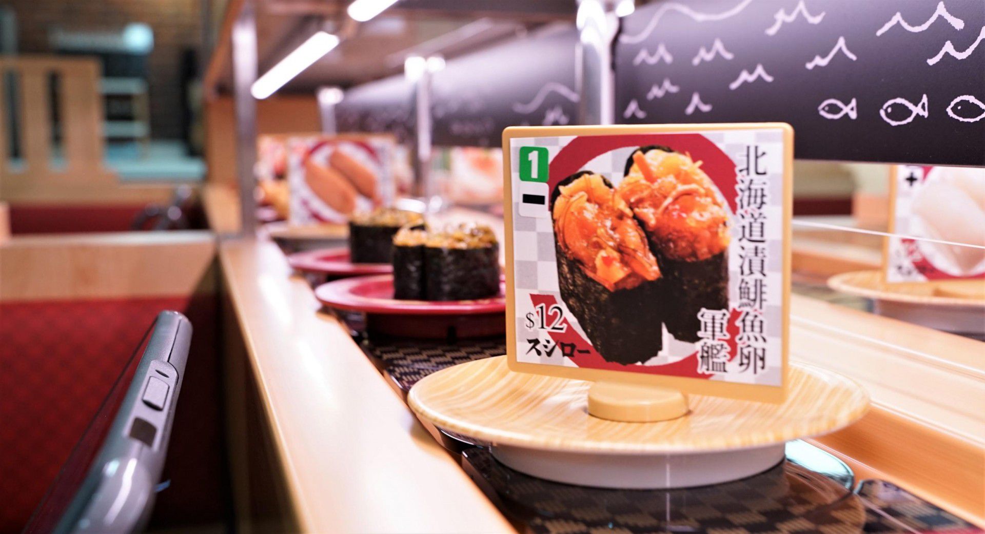 日本自由行｜連鎖迴轉壽司店紛紛加價　100日圓壽司「不見了」