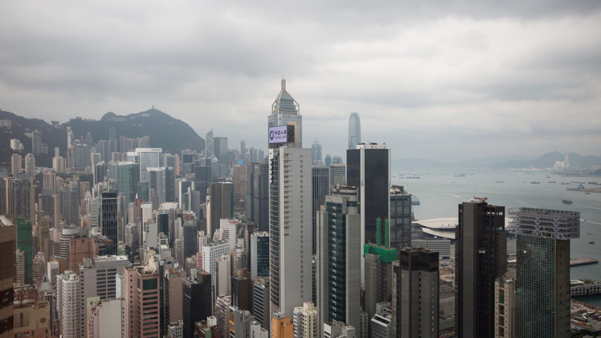 香港經濟｜政府降今年全年經濟預測　料收縮0.5%至增長0.5%