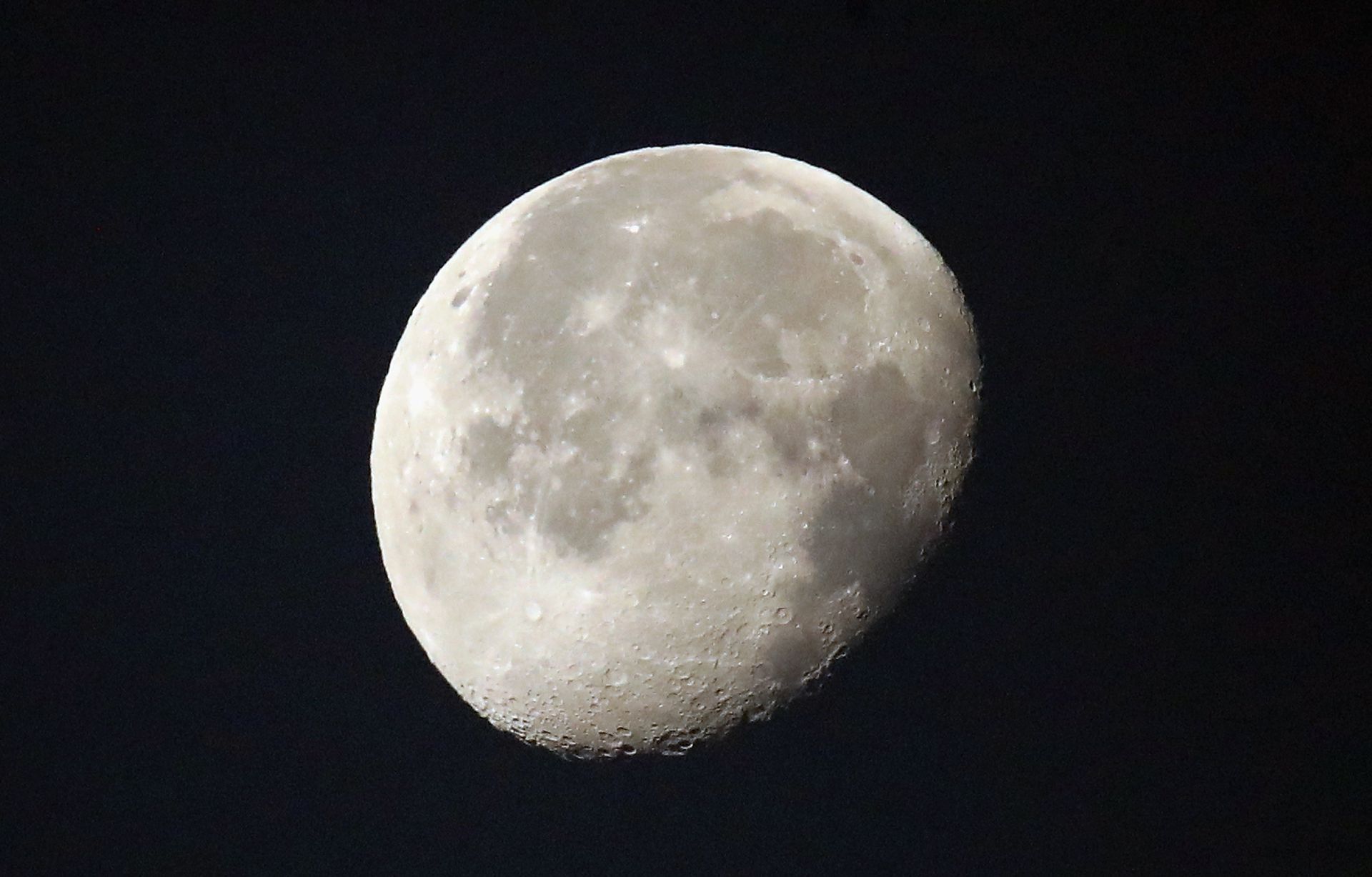 月球：图为2019年12月15日拍摄的月球照片。（Getty）