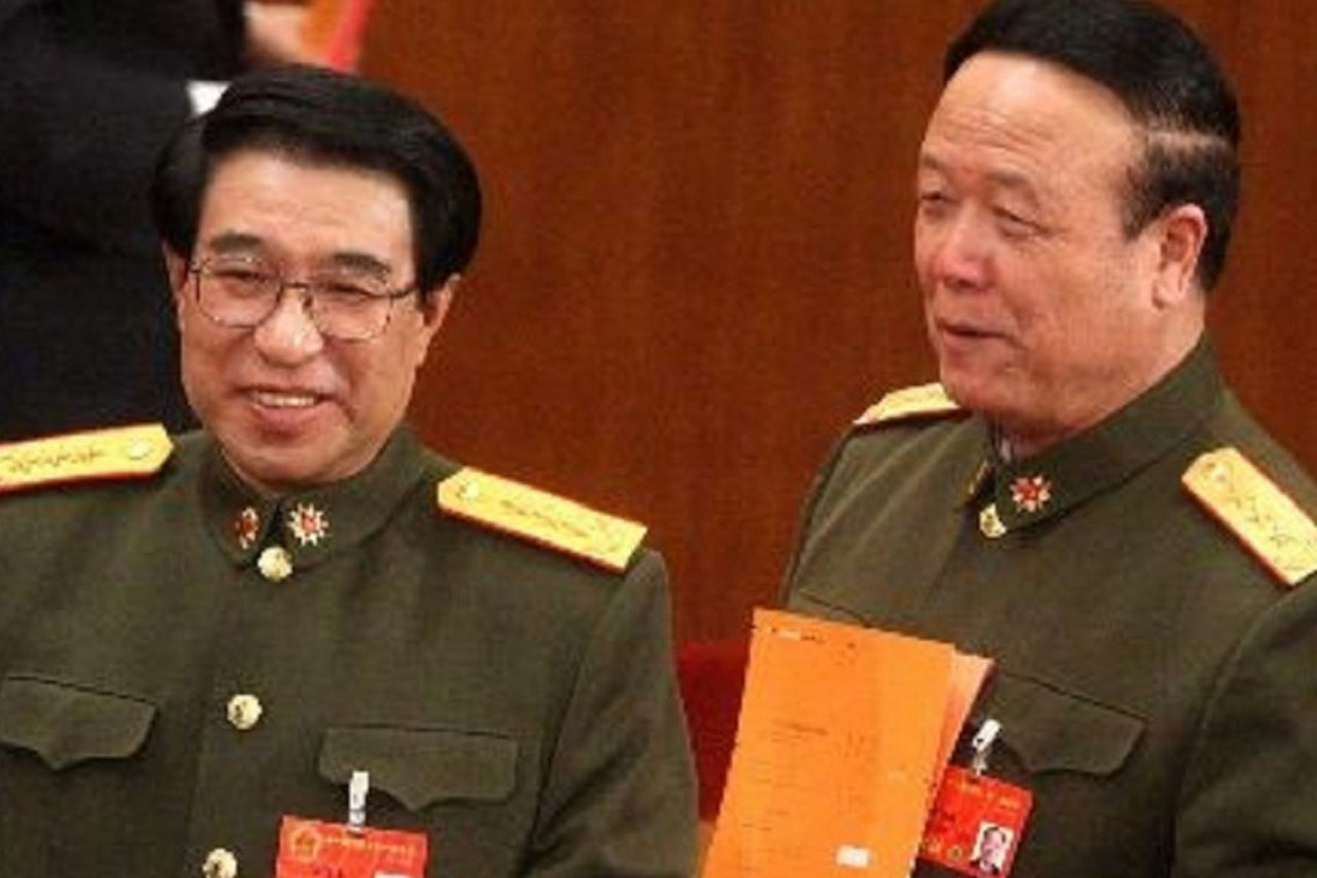 郭伯雄、徐才厚,两人落马前都位居中央军事委员会副主席。外界相信两人权势之大,曾架空当时的军委主席胡锦涛。(VCG)