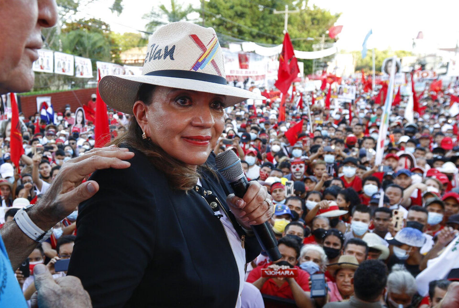 洪都拉斯左翼领导人卡斯特罗在周日大选中民调大幅领先，她承诺上台后会与中国建交。（美联社）