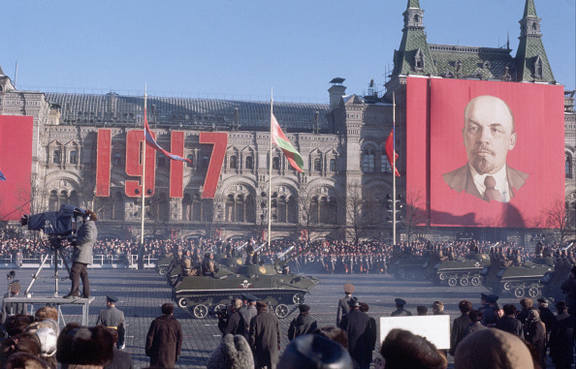 1978年11月7日，十月革命胜利61周年庆典，苏军装甲部队通过红场。（Getty Images）