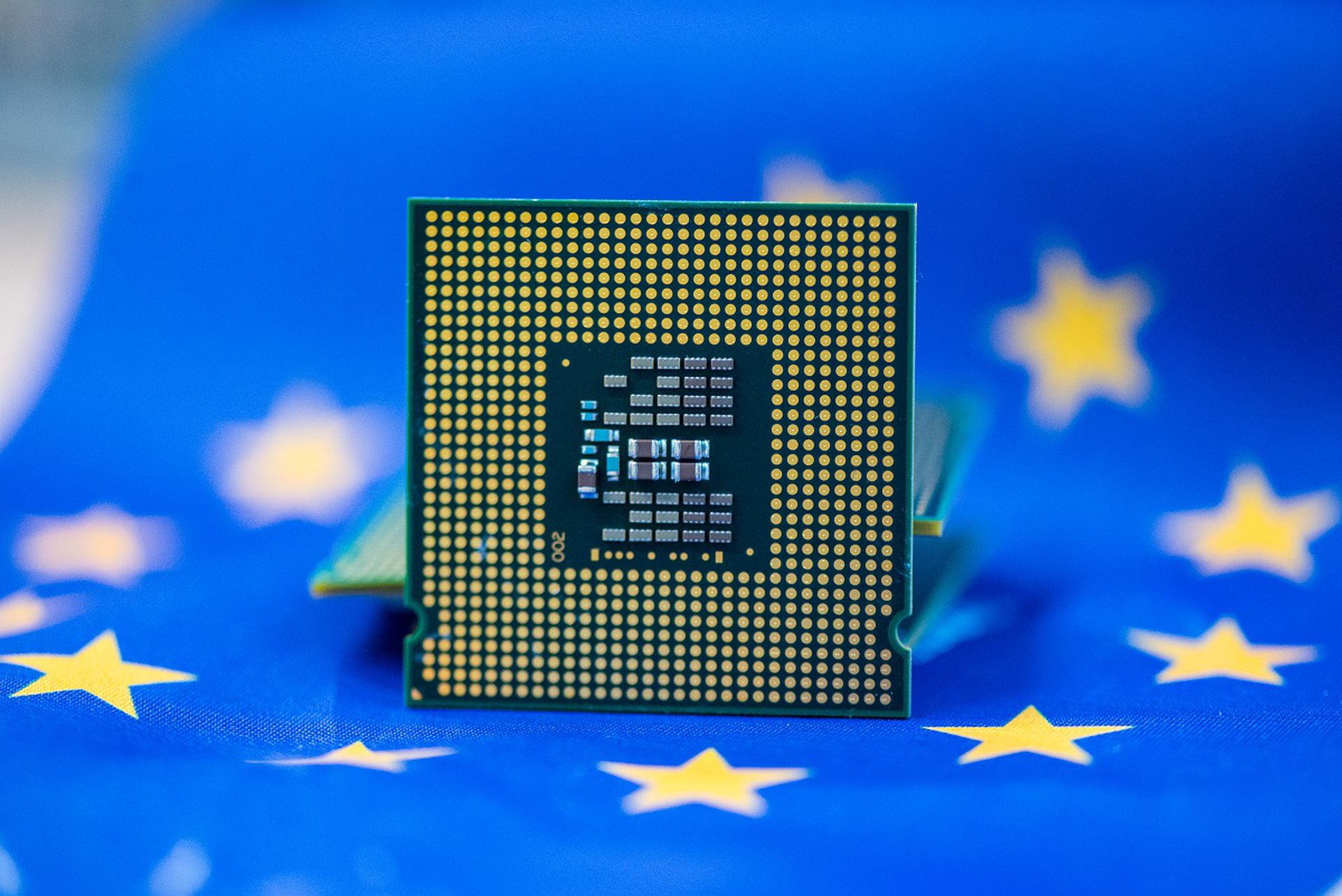 2022年2月8日，欧盟委员会提出《欧洲芯片法》，以确保欧盟在半导体技术和应用方面的供应安全、弹性和技术领先地位。 （欧盟委员会/EC - Audiovisual Service）