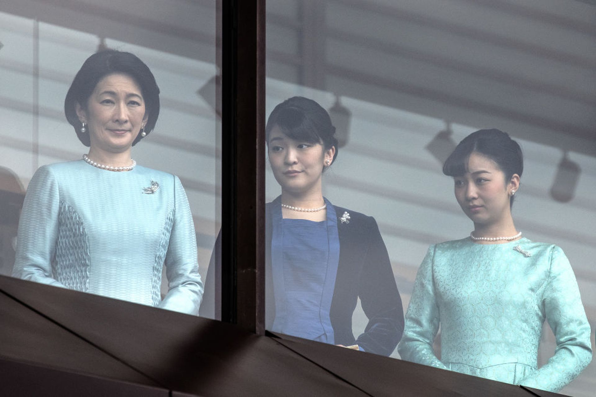 图为2020年1月2日，秋筿宫王妃纪子、真子公主与佳子公主于日本东京出席新年祝贺仪式。（Getty Images）