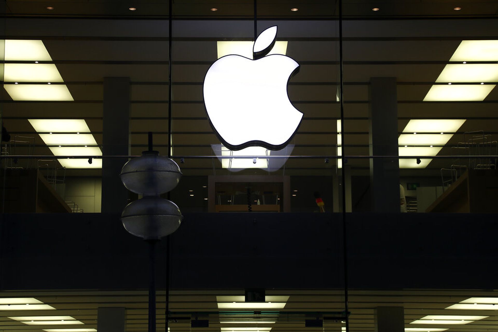蘋果首席執行官庫克表示公司正在研究加密貨幣功能｜企業早報