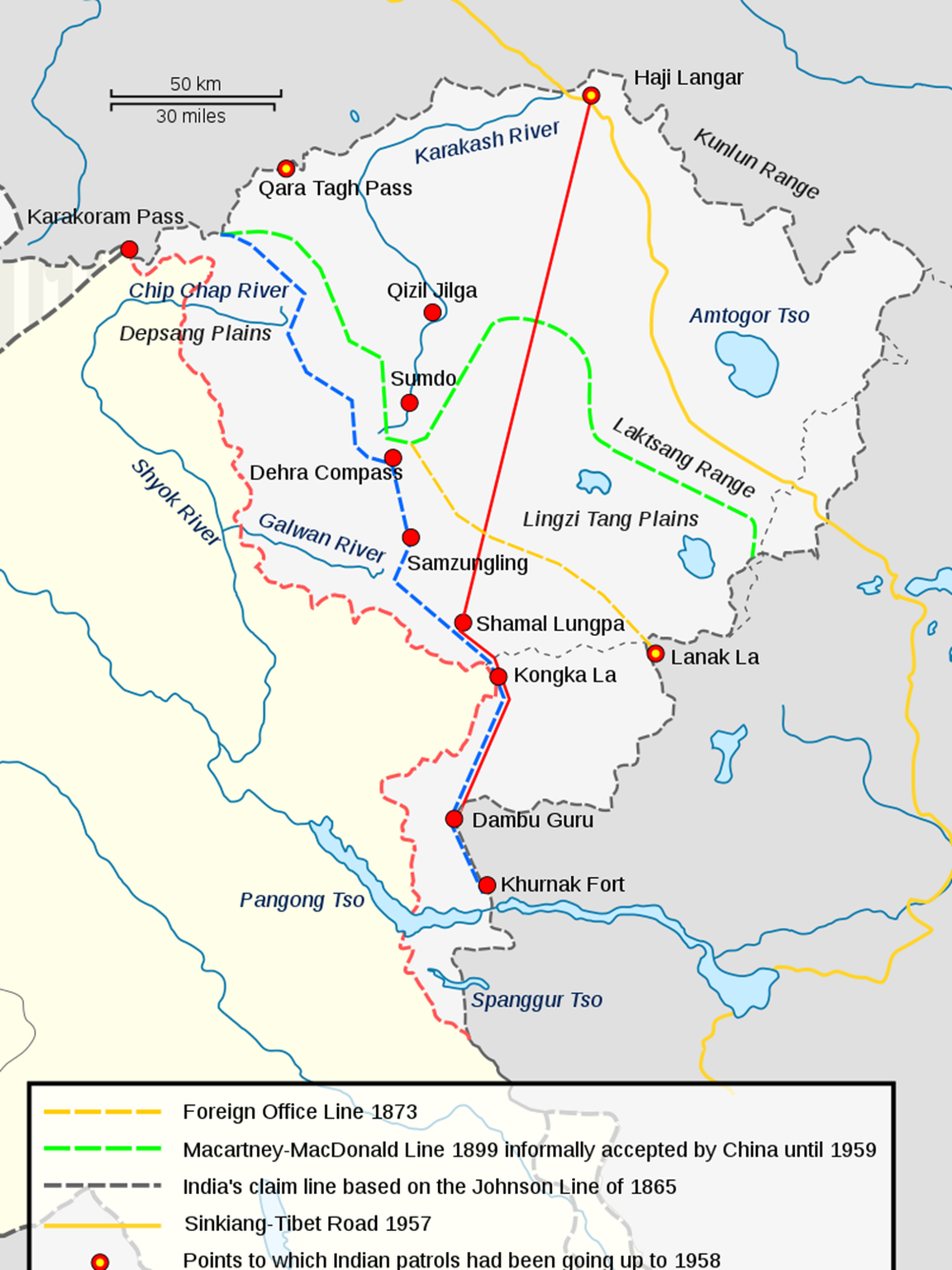 中印西段边界争议形势图。红色断续线为今天的中印实控线,蓝色为1962年战争爆发前中印实控线,黄色为新藏公路,黄色断续线为约翰逊线,绿色为马继业·窦讷乐线。(维基百科公有领域) 中印西段边界争议形势图。红色断续线为今天的中印实控线,蓝色为1962年战争爆发前中印实控线,黄色为新藏公路,黄色断续线为约翰逊线,绿色为马继业·窦讷乐线。(维基百科公有领域)