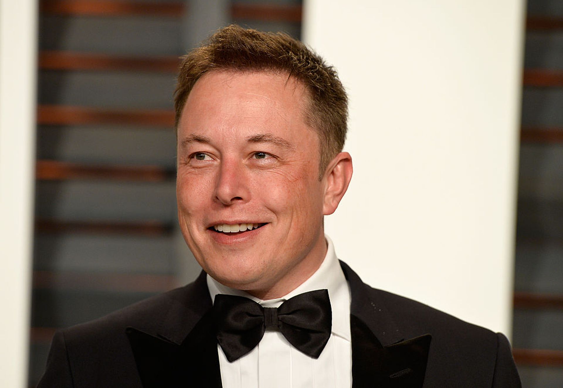 Elon Musk取代Jeff Bezos　重登《福布斯》富豪榜首位