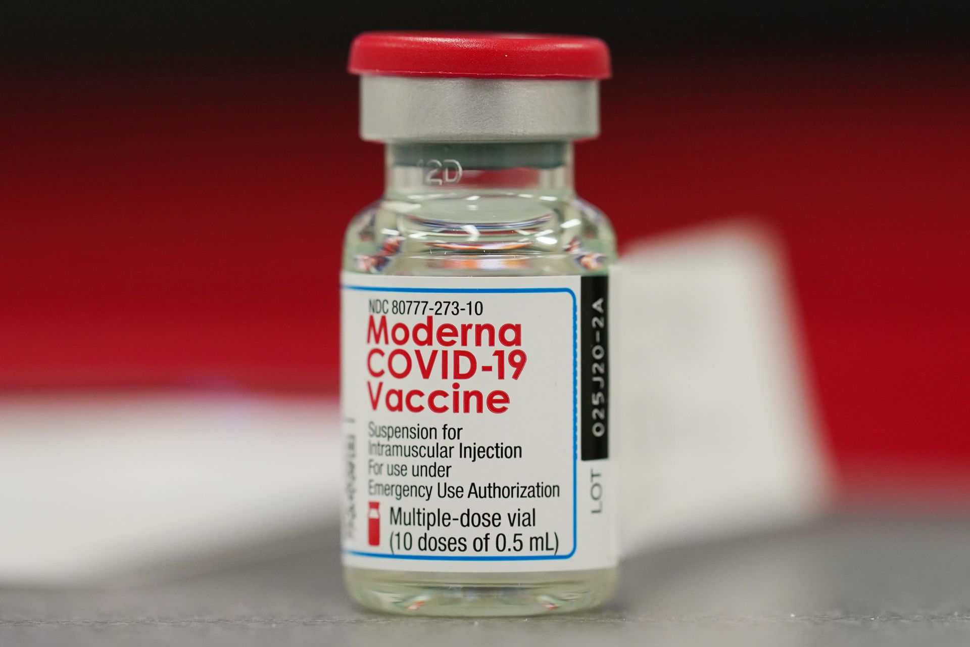 疫情｜全球首例　英國批准莫德納Moderna首款針對Omicron二價疫苗