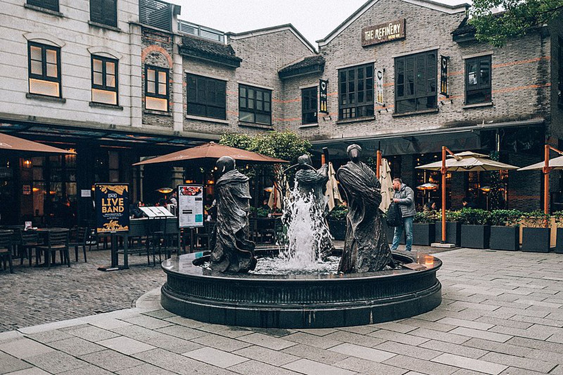 上海新天地的福禄寿喷泉。（维基百科）