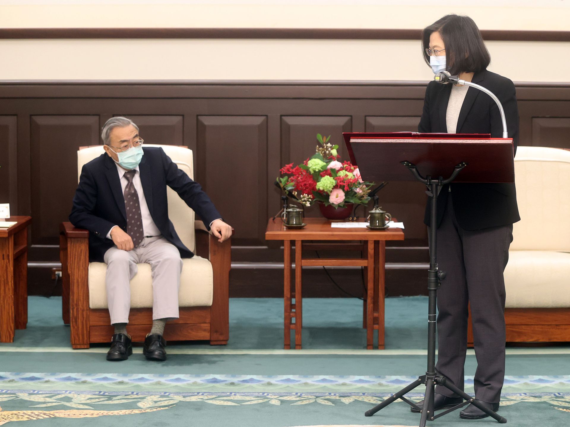 蔡政府拆藻礁炸弹天然气接受站或迁址 多维新闻 台湾