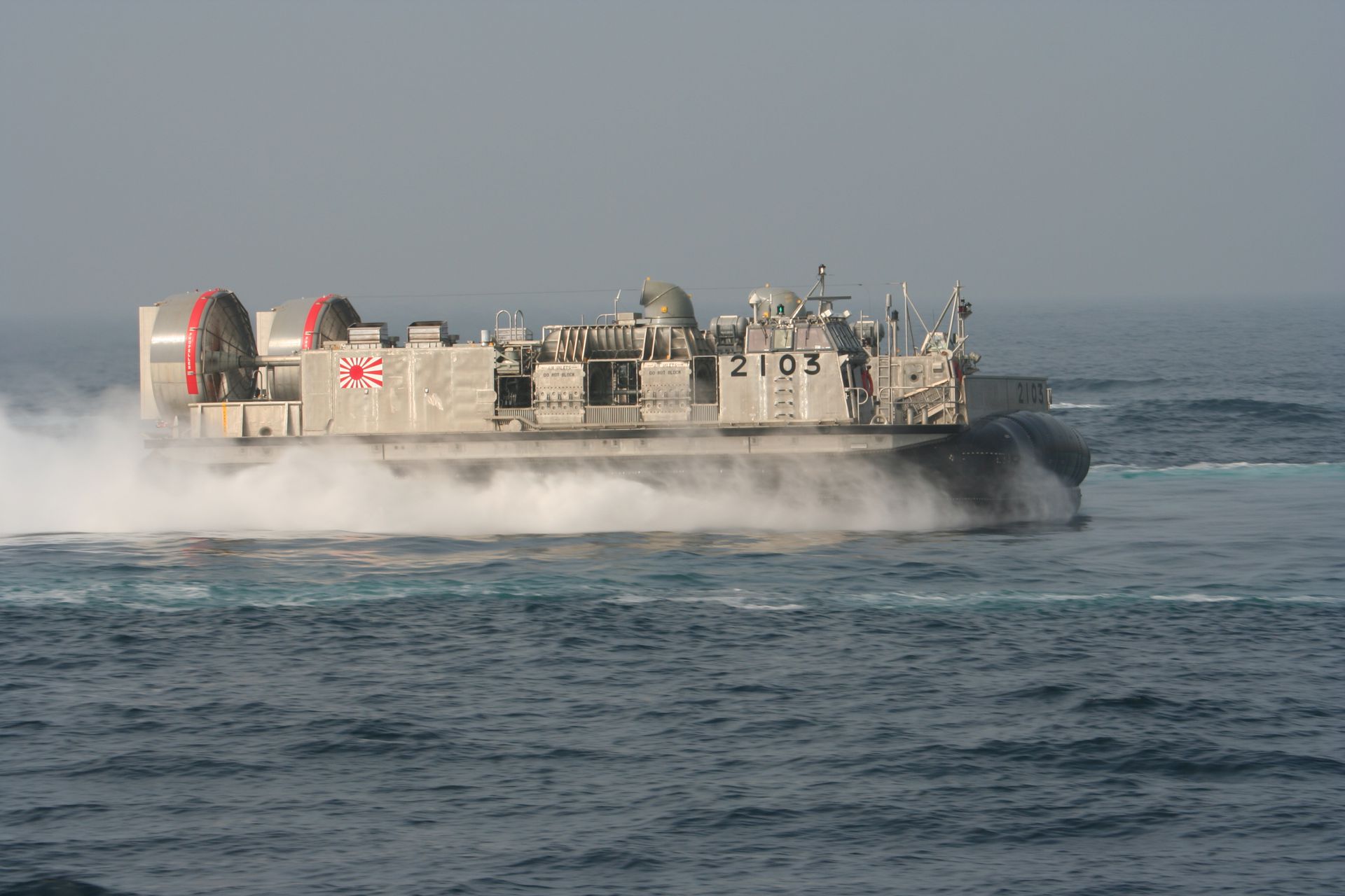 �ձ�����������װ��������LCAC-1�������½ͧ����ά���ٿƹ�������