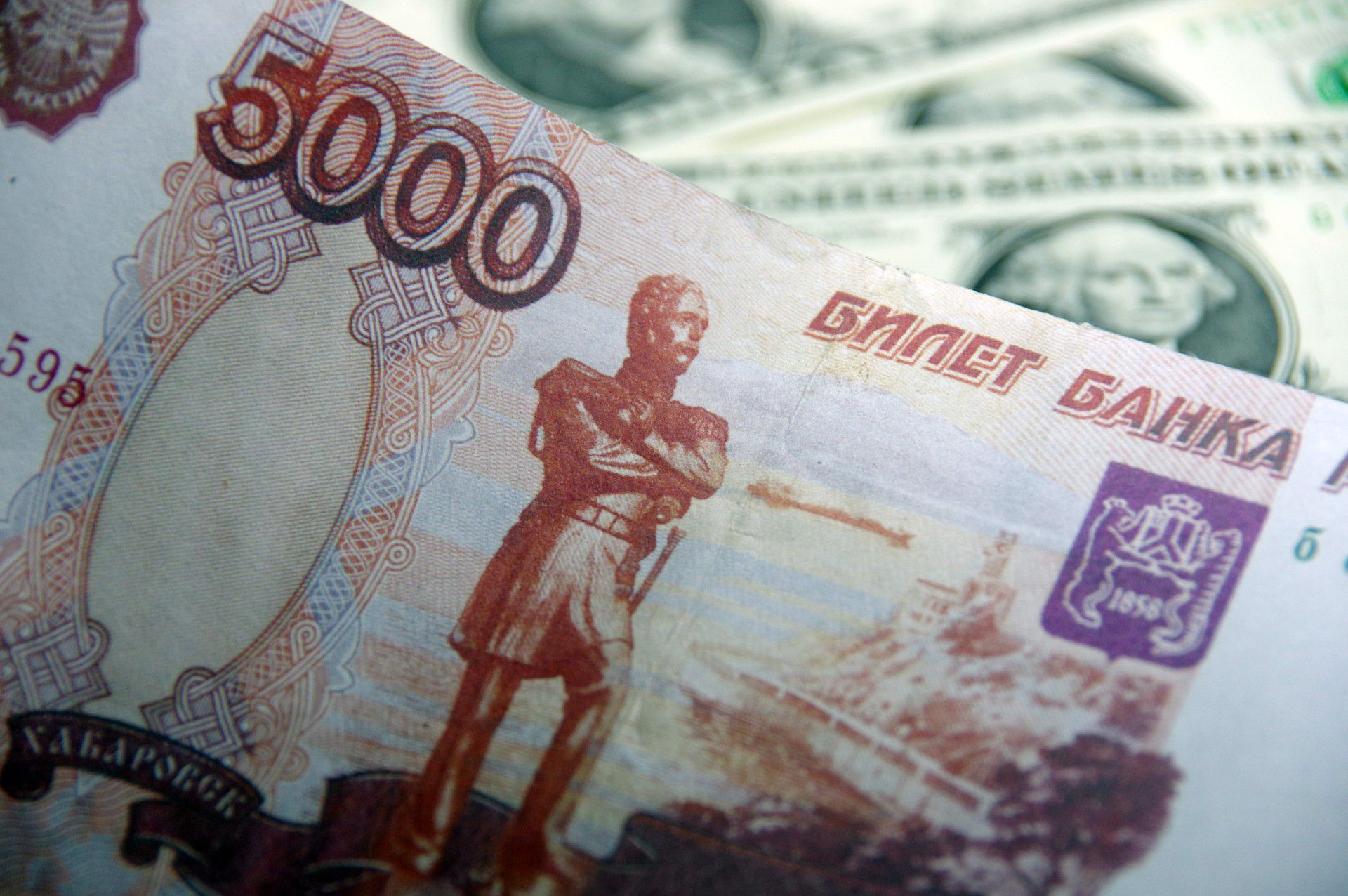 路透：俄副財長稱俄羅斯債券市場能經受住新制裁