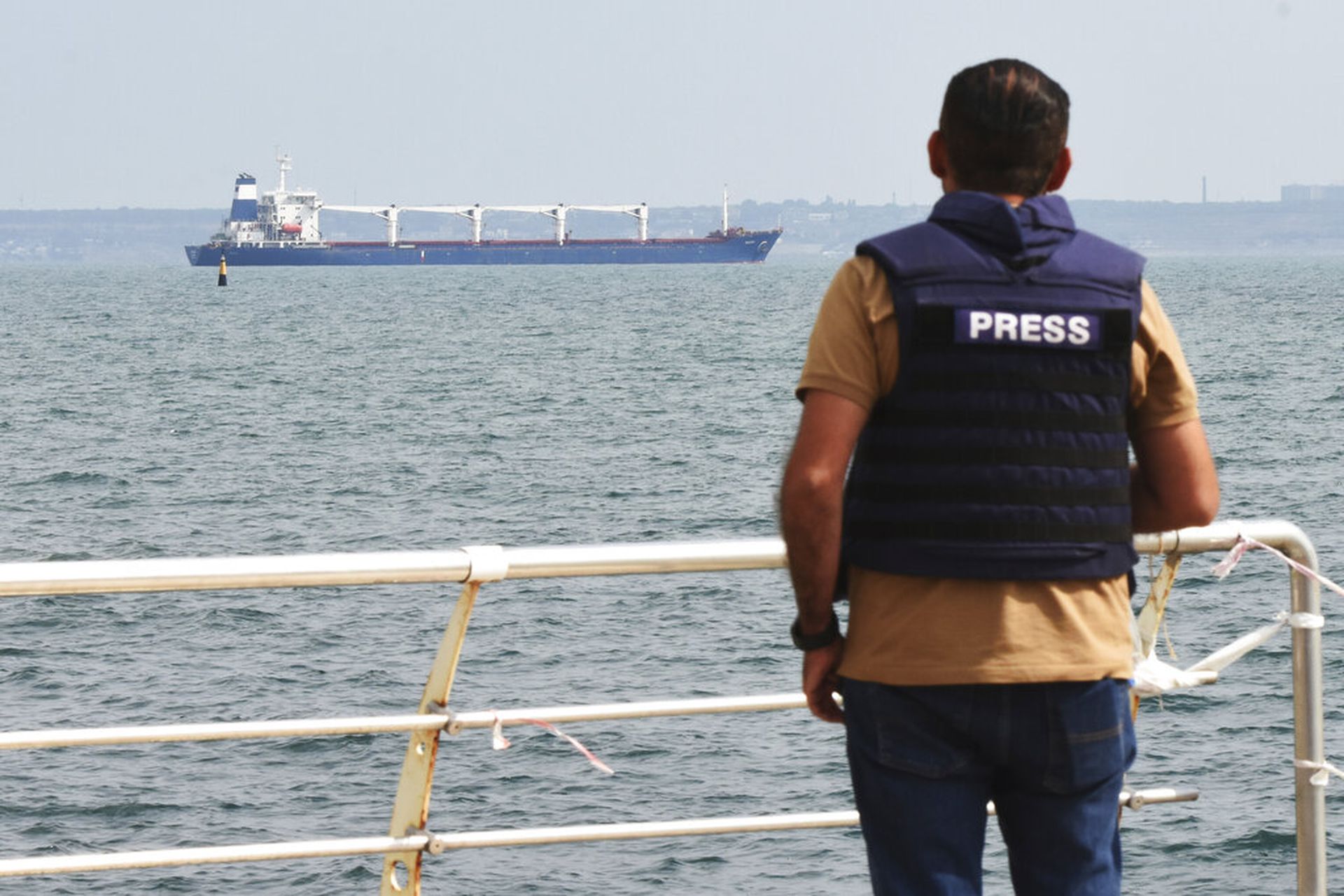 首艘烏克蘭運糧船順利航離開黑海港口　烏官：全球感覺如釋重負