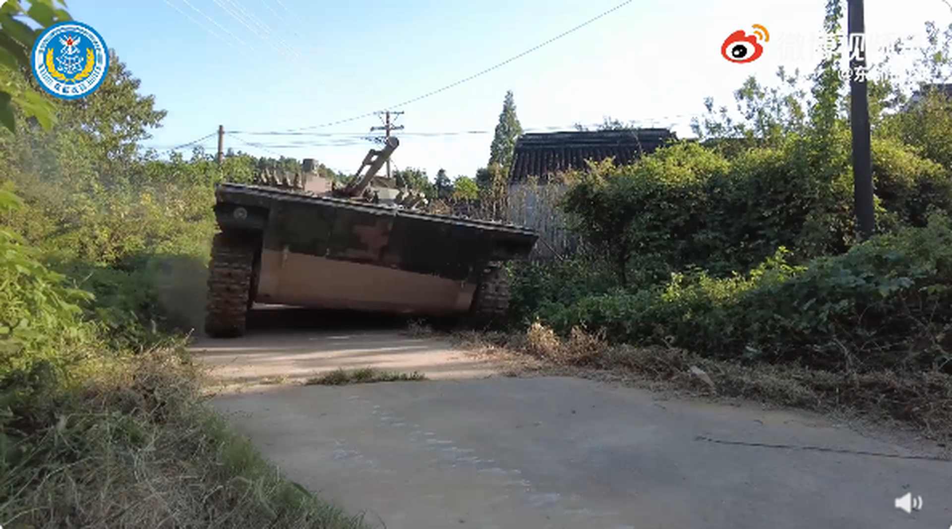 第1军入朝前作为一野即西北军区主力驻防陕西,回国后驻防河南开封,后又移防浙江湖州,2017年改编为陆军第72集团军。图为第72集团军某旅装甲步兵排城镇攻坚战演练。(微博@东部战区) 第1军入朝前作为一野即西北军区主力驻防陕西,回国后驻防河南开封,后又移防浙江湖州,2017年改编为陆军第72集团军。图为第72集团军某旅装甲步兵排城镇攻坚战演练。(微博@东部战区)