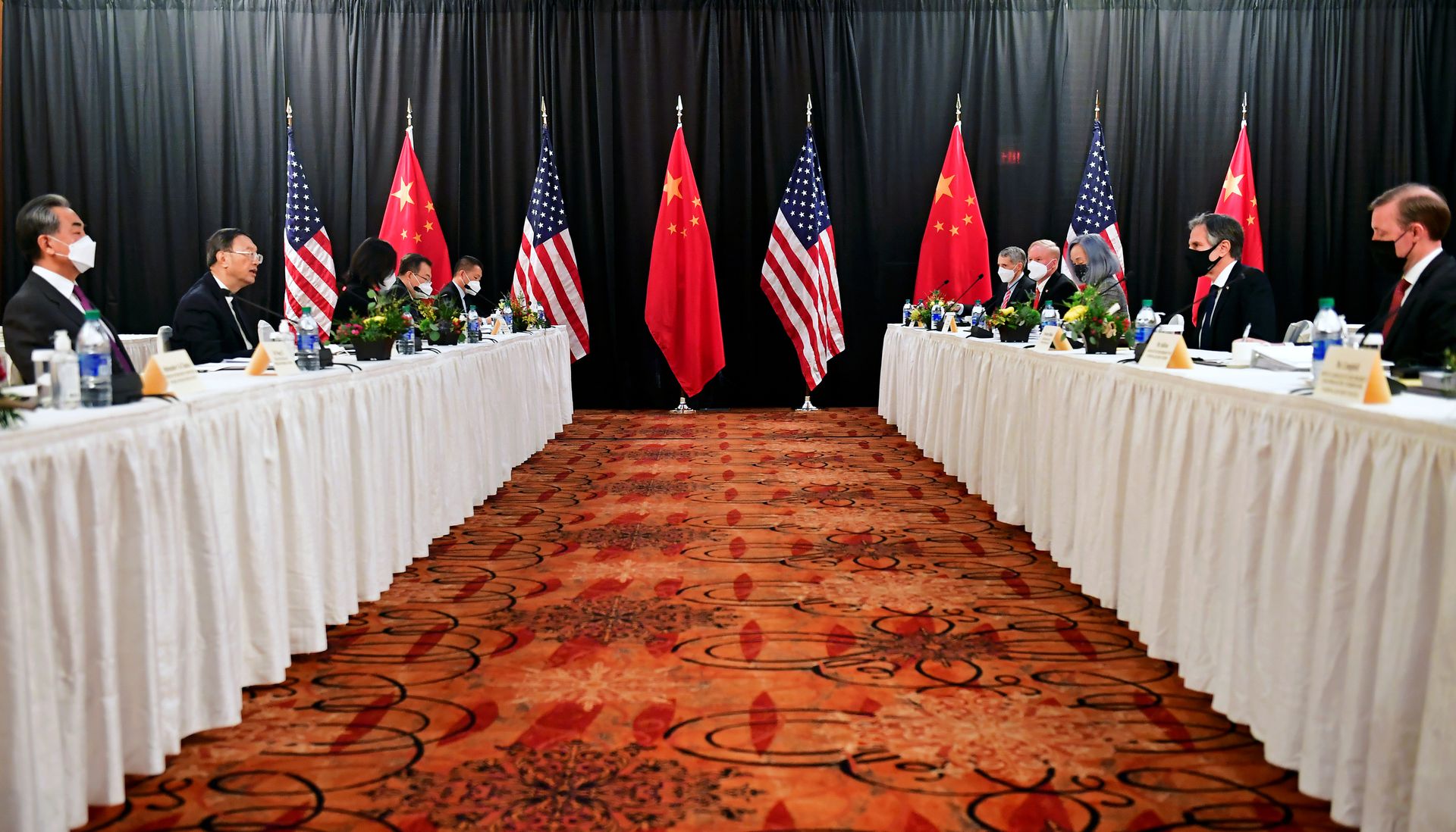 布林肯则对杨洁篪和王毅表示，美方对中国是否遵守国际规则很重视。（Reuters）