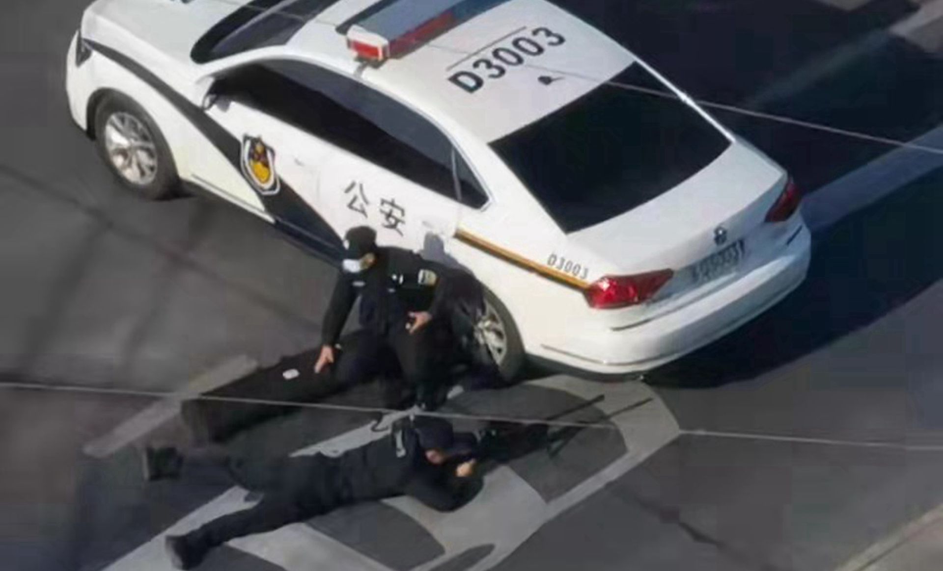 疑北京访民持手榴弹威胁炸桥警方狙击手戒备 图 多维新闻 中国