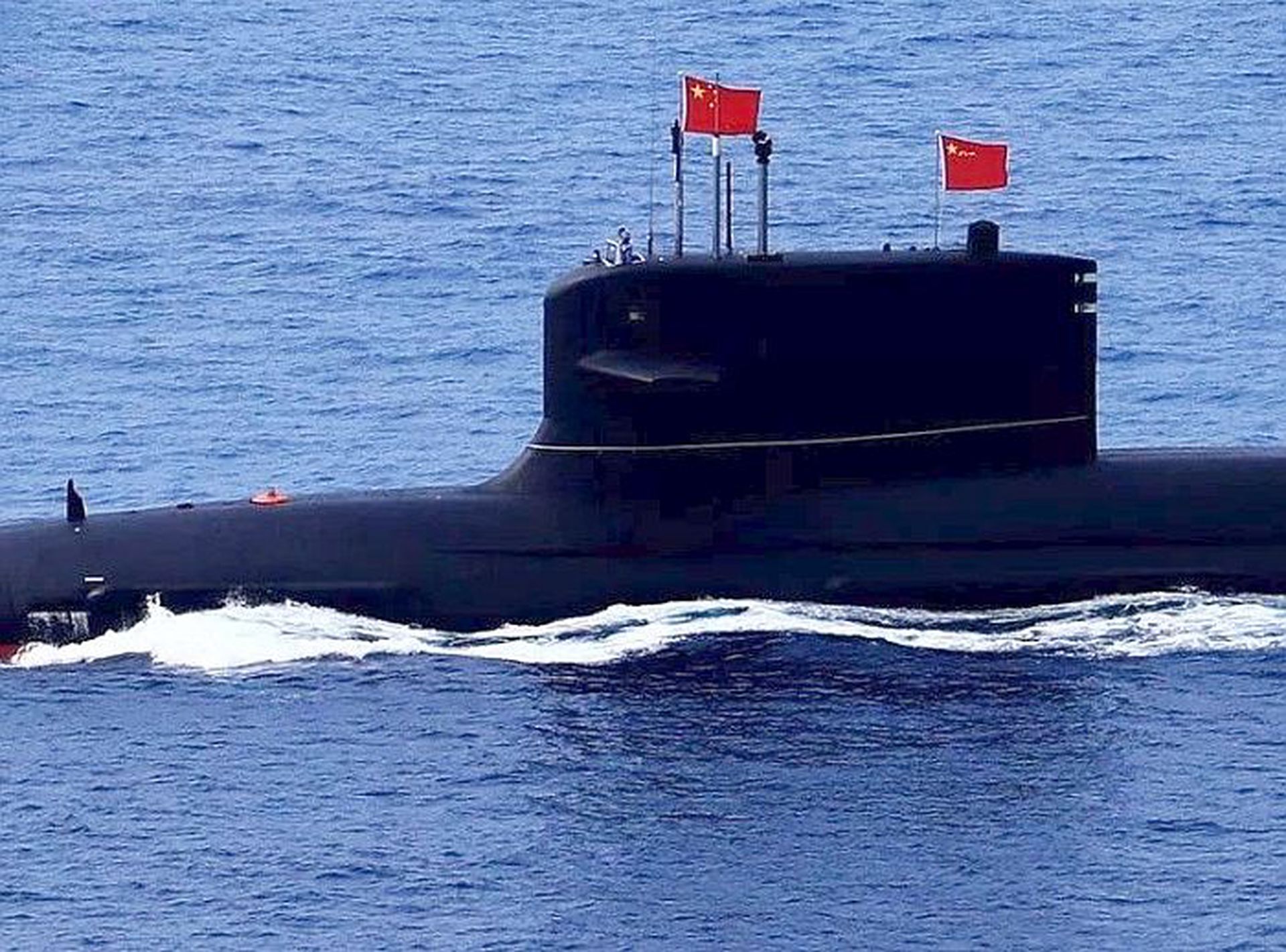 中国海军093B型核动力攻击潜艇，北约代号“商”级，是中国目前公开展示的最先进的核动力攻击潜艇。北约代号“隋”级的中国下一代核动力攻击型潜艇095型，据中国央视披露2017年已经服役，但至今从未公开展示。（新华社）