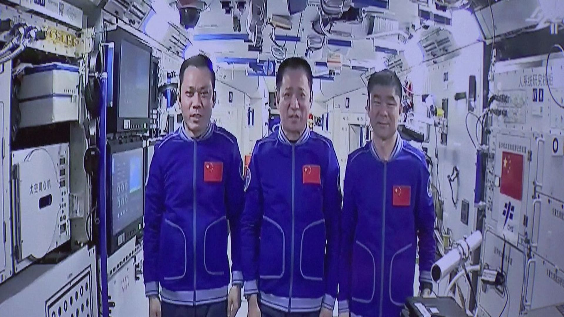 据《央视》报道，3名航天员在返回地球后将参照三级隔离制度进行隔离。（资料图片）