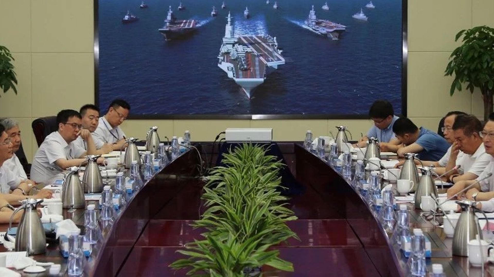 中船工业和中船重工的战略重组，被认为将会中国国产航母发展产生深远影响，为国产航母大发展提供了有力保障。（中船重工）