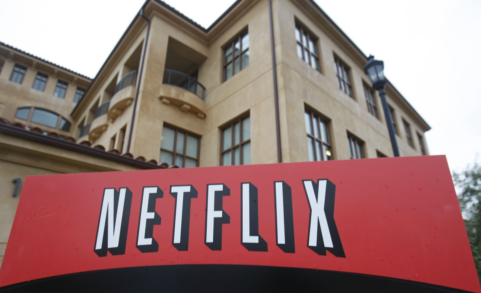 Q4財報逼近，訂閲用户能否助Netflix股價一掃頹勢陰霾？