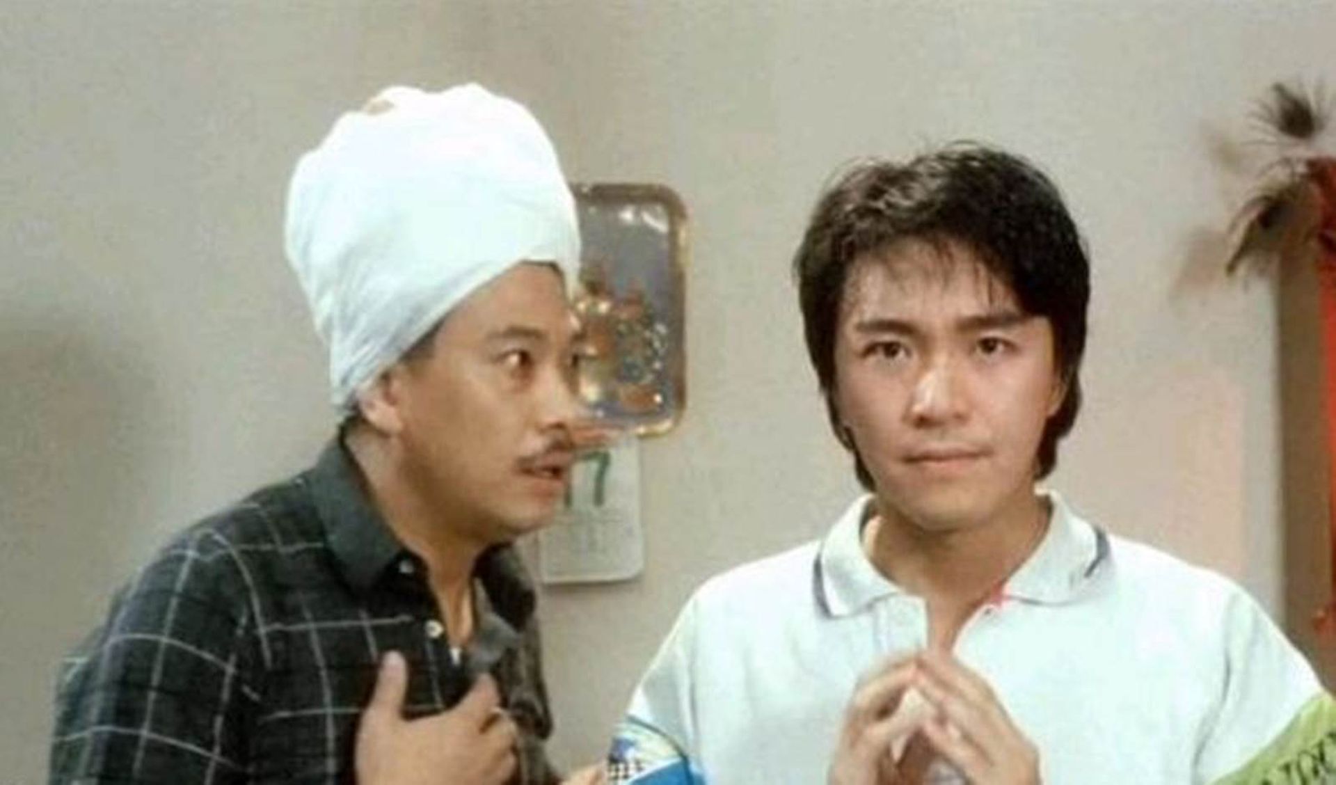 吴孟达生前与周星驰合作过多部搞笑电影。(百度百科)